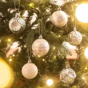 Ornaments For Christmas Trees, 16ct 2.36 Inches White And Silver Shatterproof Christmas Tree Decorations, Luxury Hanging Ball Ornaments For Xmas (Option: WhiteSilver)
